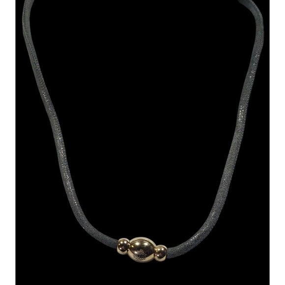 Modern Qudo Shimmery Grey Suede Wrap Bracelet - Picture 2 of 8